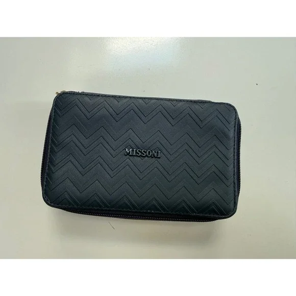Missoni‎ for Delta Navy Blue Zigzag Amenity Kit Travel Case with Sleep Mask