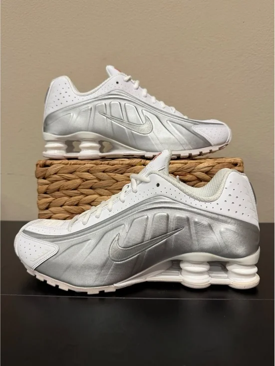 Size 10 - Nike Shox R4 “White Metallic Silver” 2024