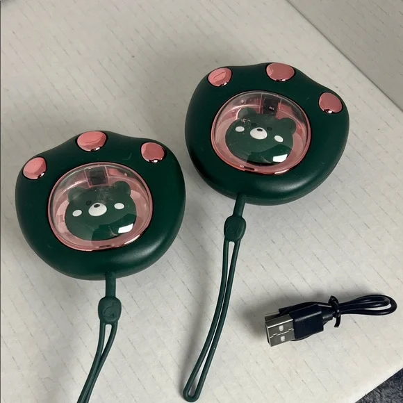Bear Paw Wearable Hand Warmers in Green and Pink