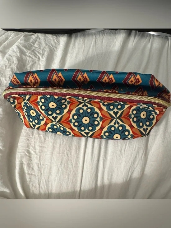 New Estée Lauder Recycled Floral Makeup Travel Bag Pouch‎ Teal Gold Chain Charm