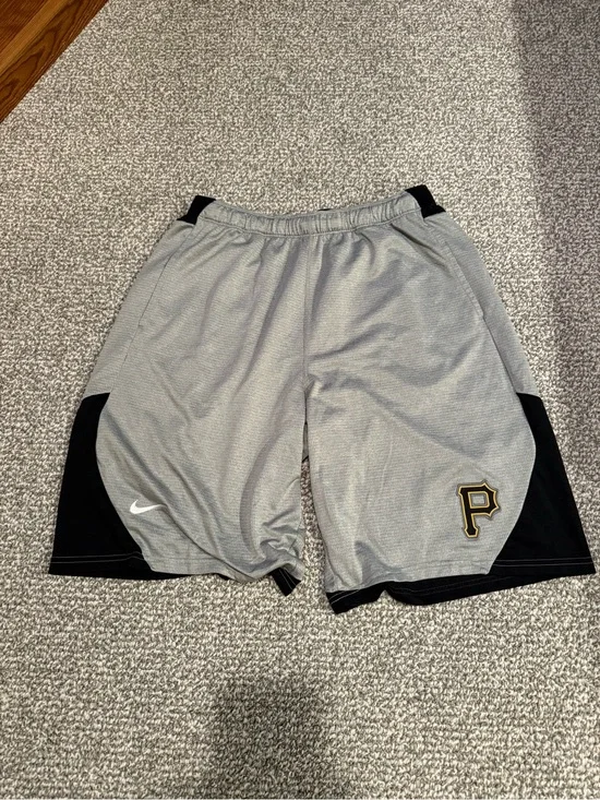 Nike Pittsburgh Pirates MLB Baseball Dri Fit Shorts