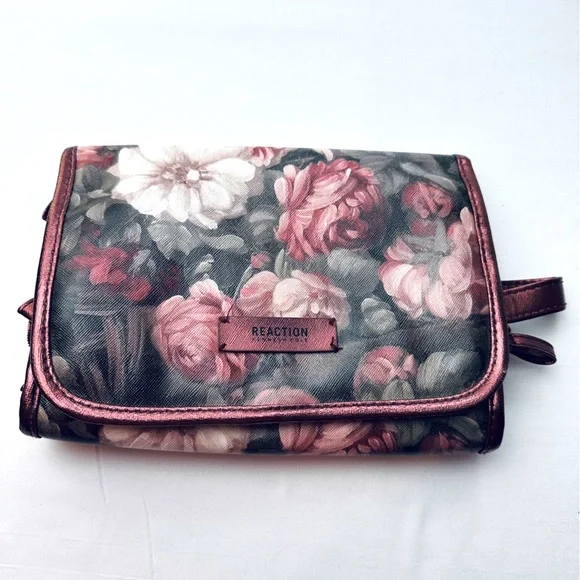 Kenneth Cole Cosmetics Travel Bag with Floral‎ Design