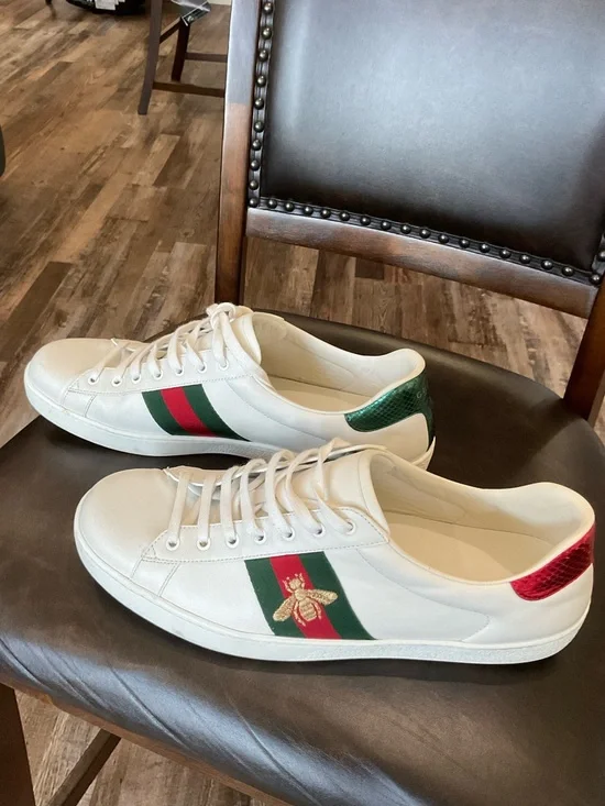 Gucci White Leather Men's Low-Top Sneakers with Green & Red Stripe