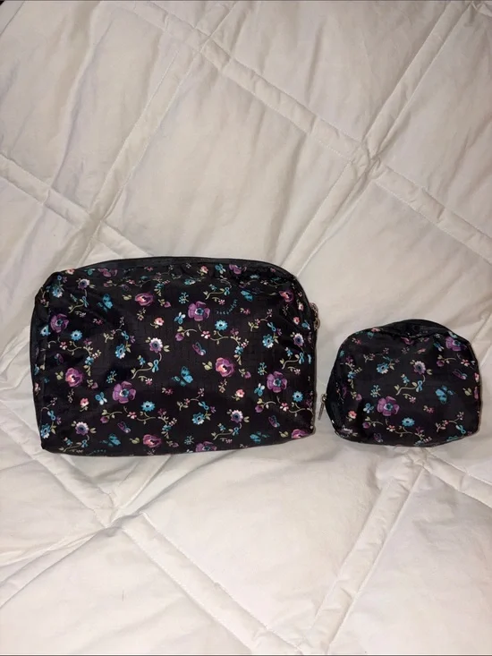 Le Sportsac cosmetic set of 2