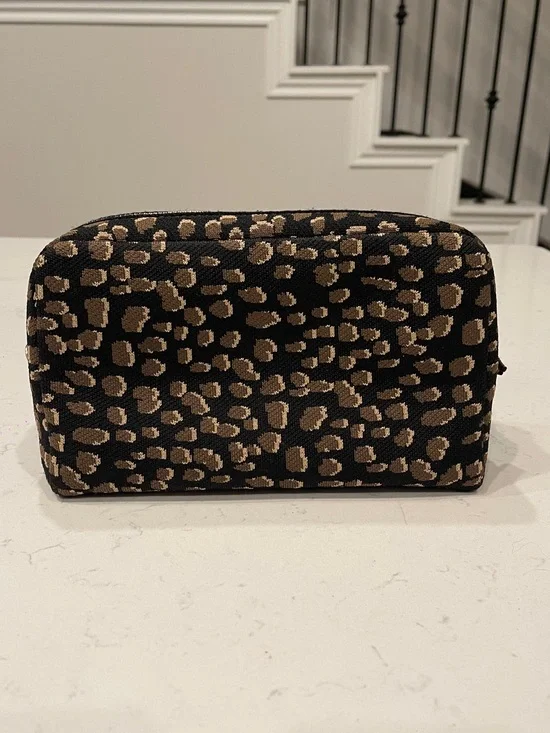 Rothy's Universal Pouch in the Cocoa Spot