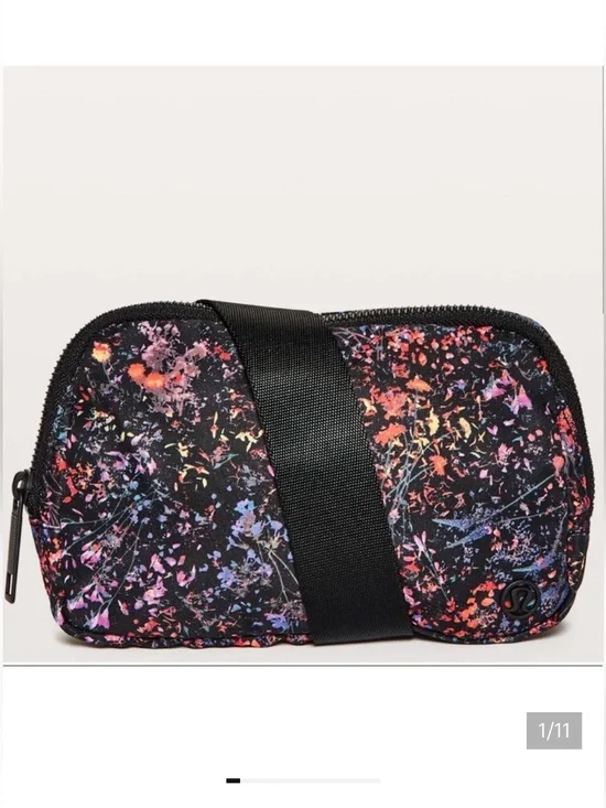Rare lululemon athletica Black Multi Floral-Print bag belt