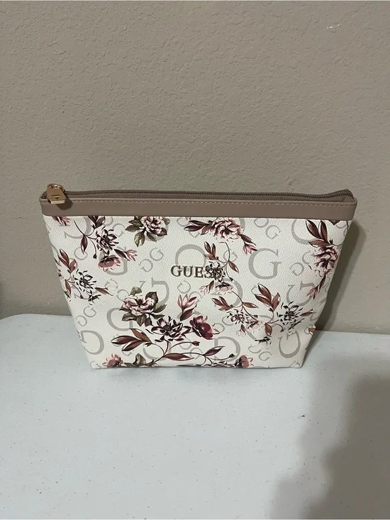 GUESS Womens Cosmetic Travel Bag Elegant With Floral Design NEW