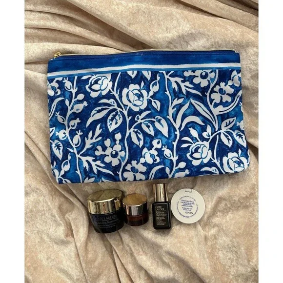 Estée Lauder set of 4 plus bag