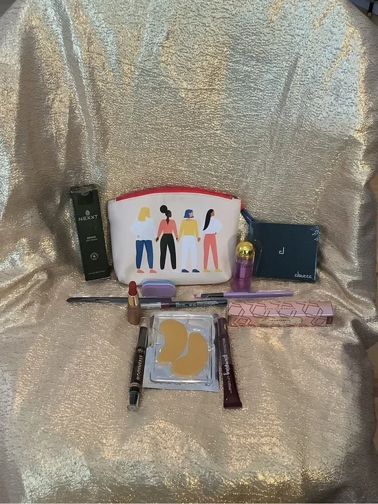Cosmetic Bag with 12 Assorted Beauty Products ($100+ value)