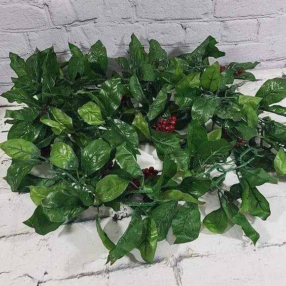Vintage Christmas Leafy Holly Garland 60
