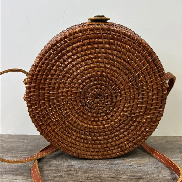 Round Woven Rattan Crossbody Bag | Boho Bali Style | Leather Strap