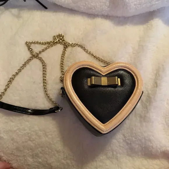 VS heart-shaped crossbody