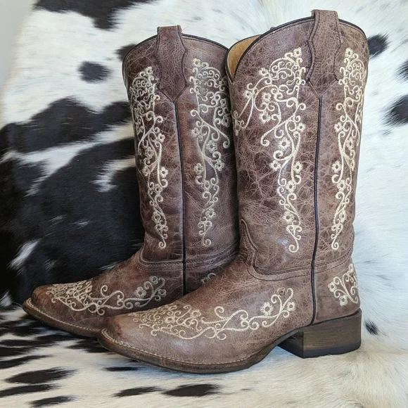 Girls/youth CORRAL A2980 leather square toe floral embroidered cowboy boots sz 4