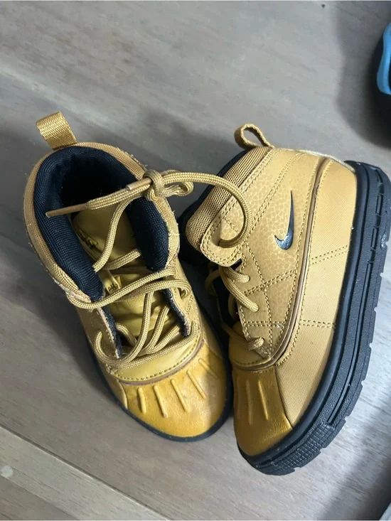 Nike ACG Kids Mustard Yellow High-Top Boots