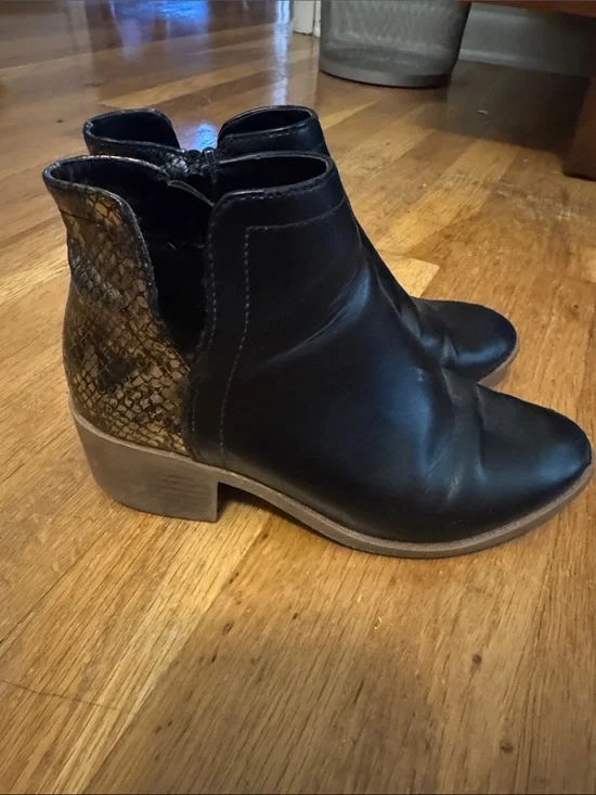 Steve Madden Black Leather Ankle Boots with Brown Snake-Print Heel