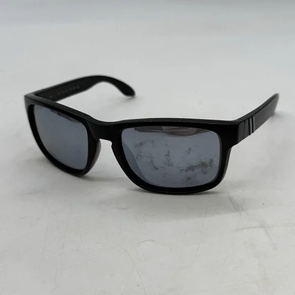 Blenders Mystic Grey Sunglasses Full-Rim Polarized Lenses UV Protection Beach