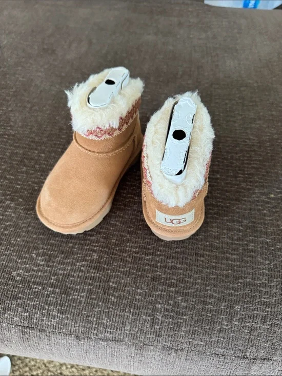 UGG Kids Chestnut/Tan Suede Shearling Booties