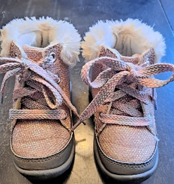 COPY - OshKosh B'gosh Glittery Toddlers Boot   Size 5
