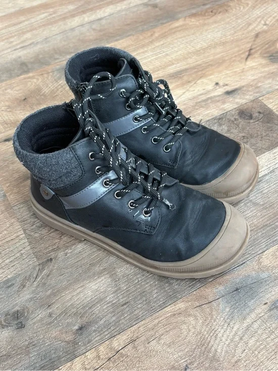 Sonoma Black and Tan Kids Ankle Boots