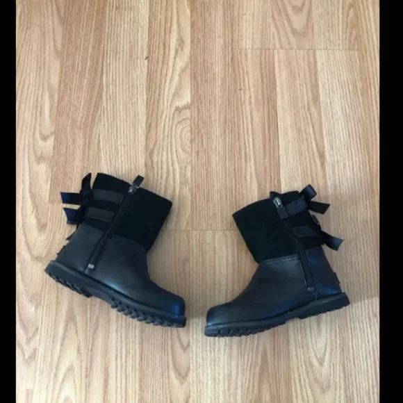 Ugg Girls Sz 9 Tara Bow Accent Boots