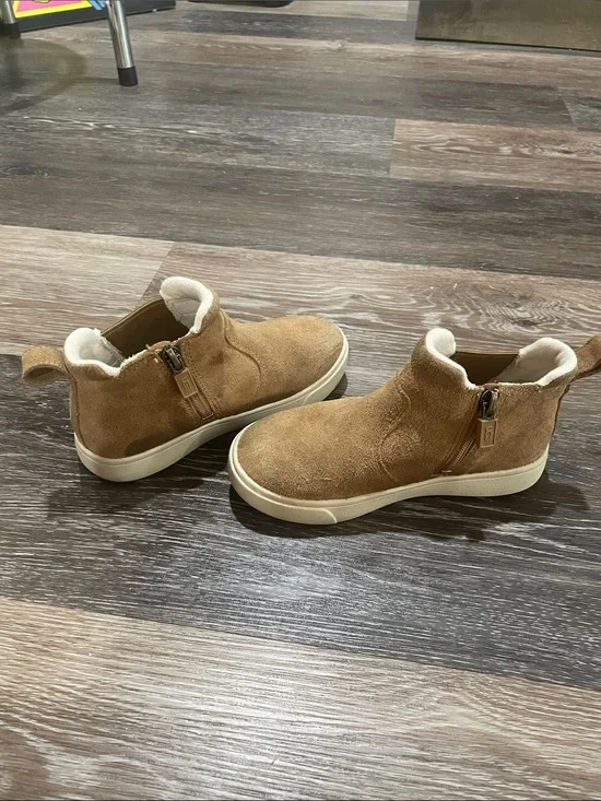 UGG Kids Tan Suede Zip-Top Ankle Boots