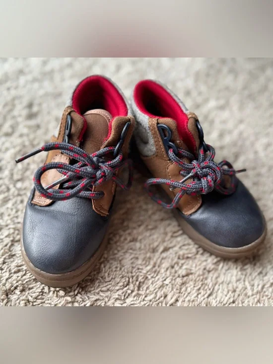 OshKosh B’gosh Toddler Hiking Boots Size 7M Brown Gray Lace-Up Shoes