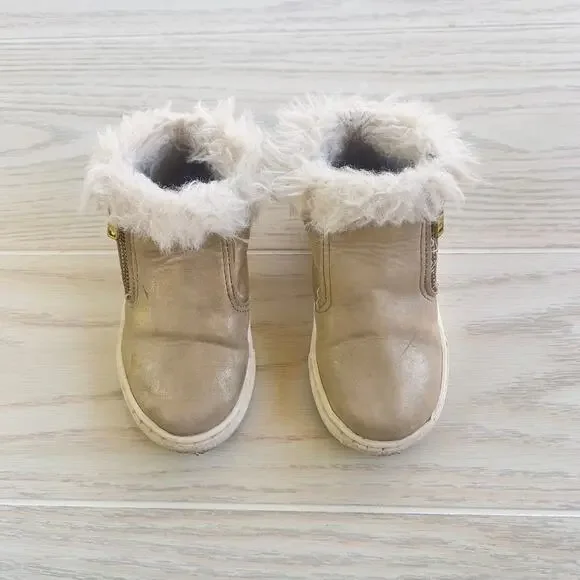 Place Girls' Gold Glitter Faux Fur Sneaker Boots Size 7