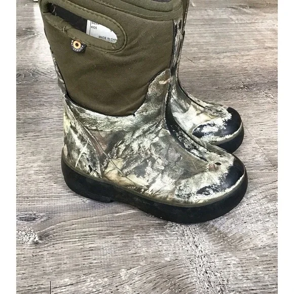 Bogs Toddler Size 9 Waterproof Mossy Oak Camo Insulated Kids Winter Boots