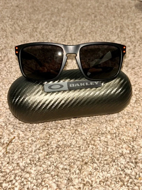 Oakley Cincinnati Bengals Holbrook Sunglasses OO9102-Q855 + Case +  Pouch