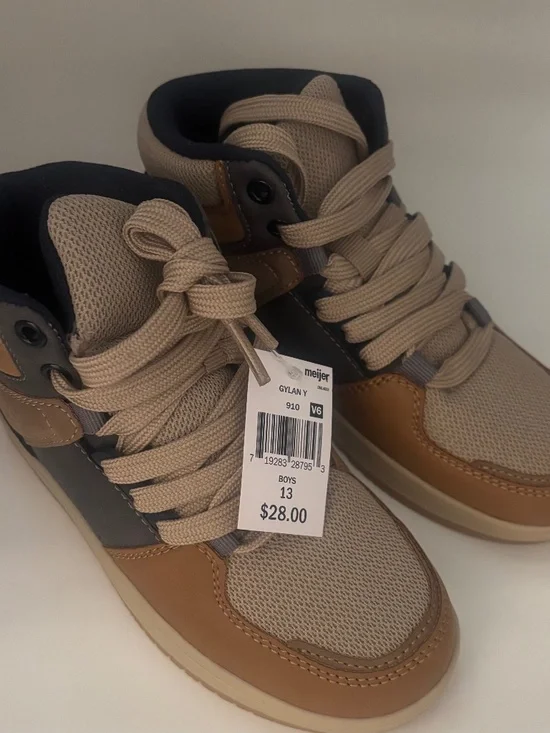 Falls Creek Boys High Top Shoe Size 13 Medium