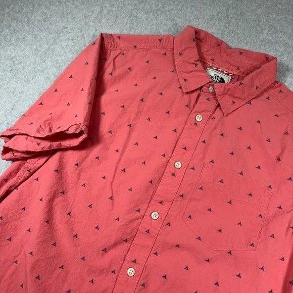 The North Face Button Front‎ Shirt Mens L Salmon Pink Geometric Teepee Print