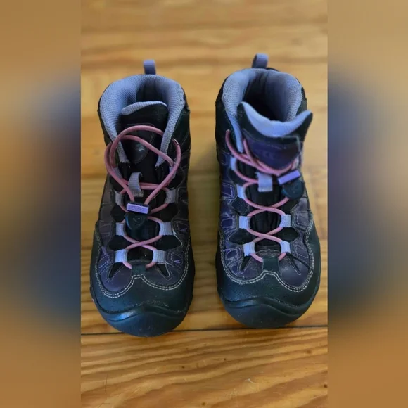 Kids Purple High-Top Outdoor Sneakers with Pink Laces