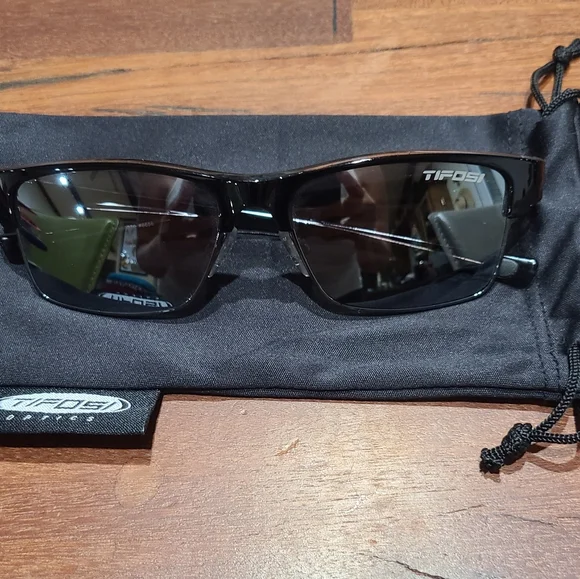Tifosi Optics Black Men's Sunglasses