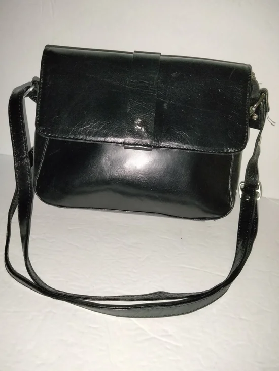 Ashwood Classic Black Genuine Leather Sleek Crossbody Bag with Adjustable Strap