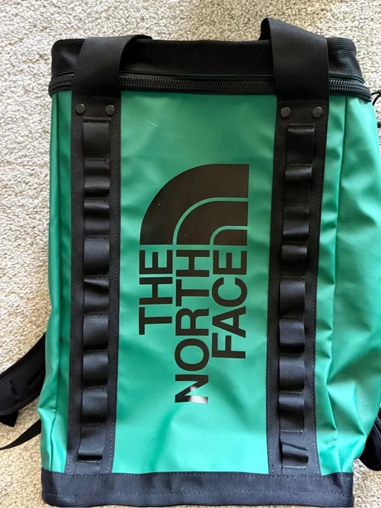 The North Face Fuse Box Men Bag Green  and Black (NWOT)