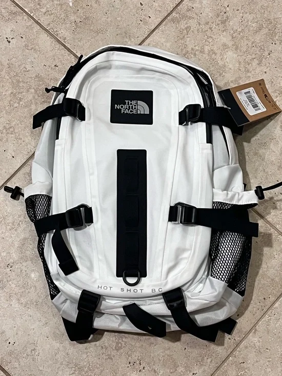 The North Face Hot Shot BC Base Camp Backpack White 28L Water Resistant $159 NEW