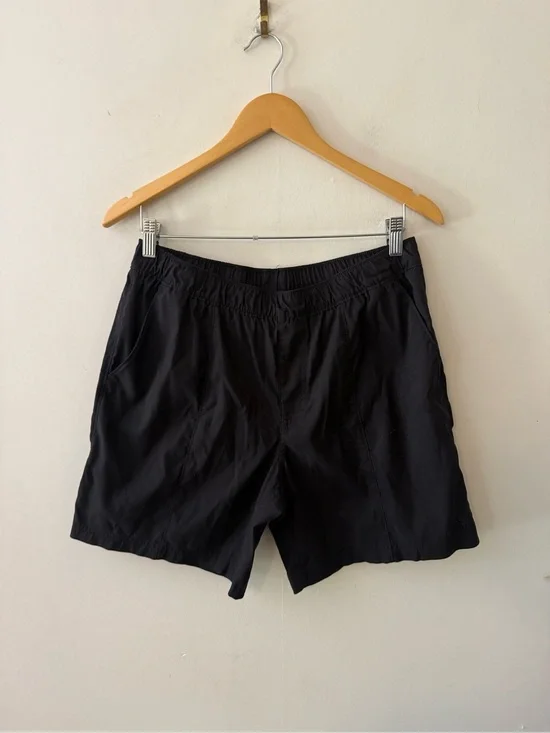 The North Face Black Athletic Elastic-Waist Shorts