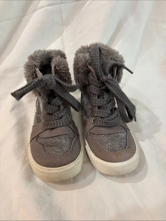 Cynthia Rowley Girls Gray Faux-Fur Lace-Up Boots