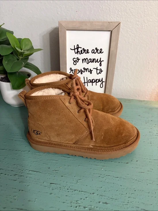 UGG Kids Chestnut Suede Lace-Up Ankle Boots