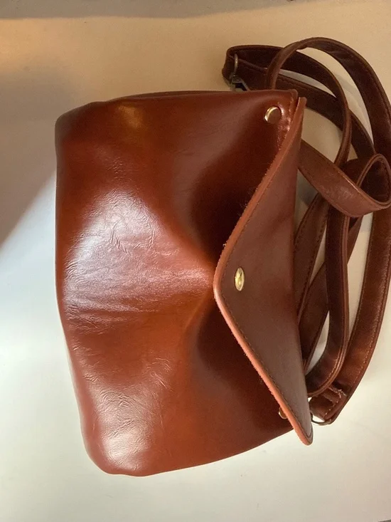 Leather crossbody bag