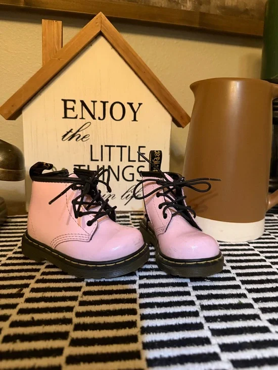 Toddler baby Pink Dr Martens boots
