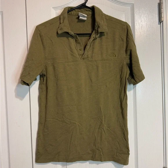 The North Face Men’s Olive Green Polo 👕‎
