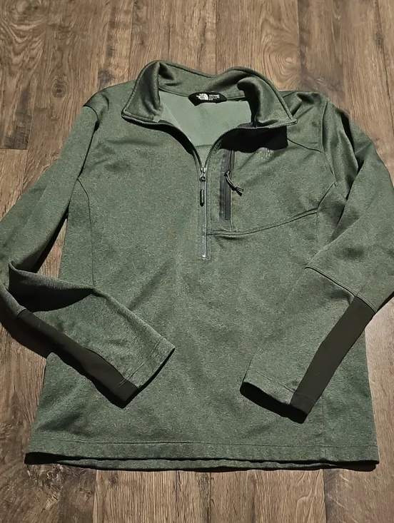 The North Face Men's Dark Olive Green Quarter-Zip Pullover Medium Shirt