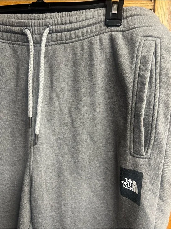 Men’s North Face sweatpants -size large