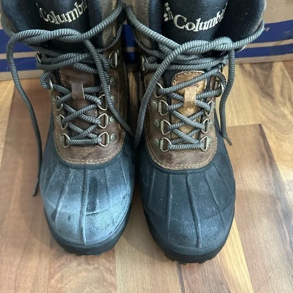 Columbia' Black and Brown Boots