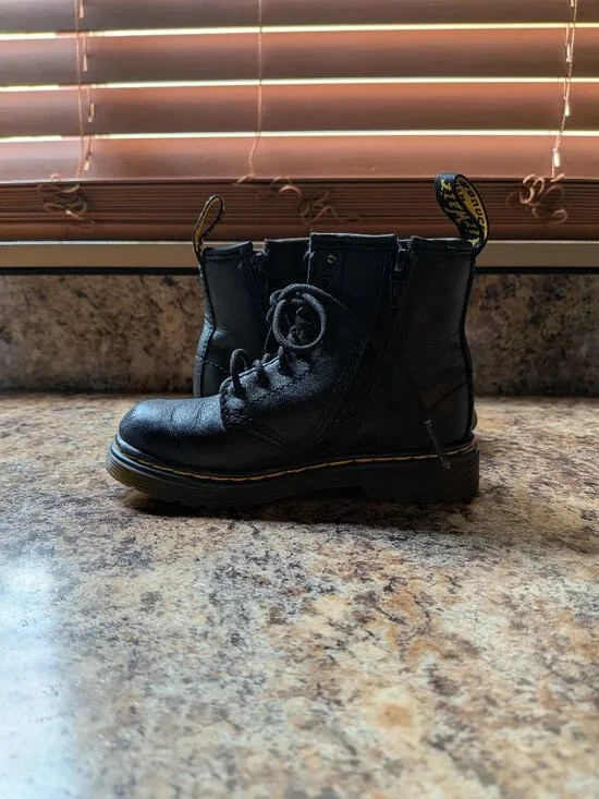 Doc Martens toddler girl size 8