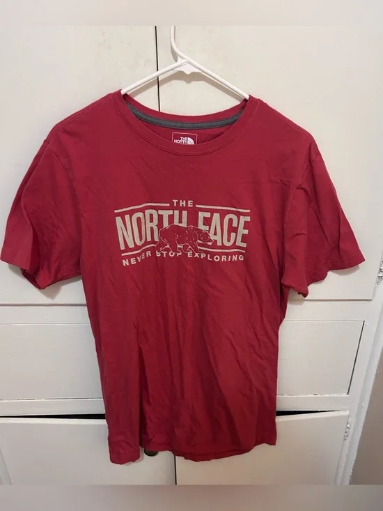The North Face mens size large short sleeve shirt