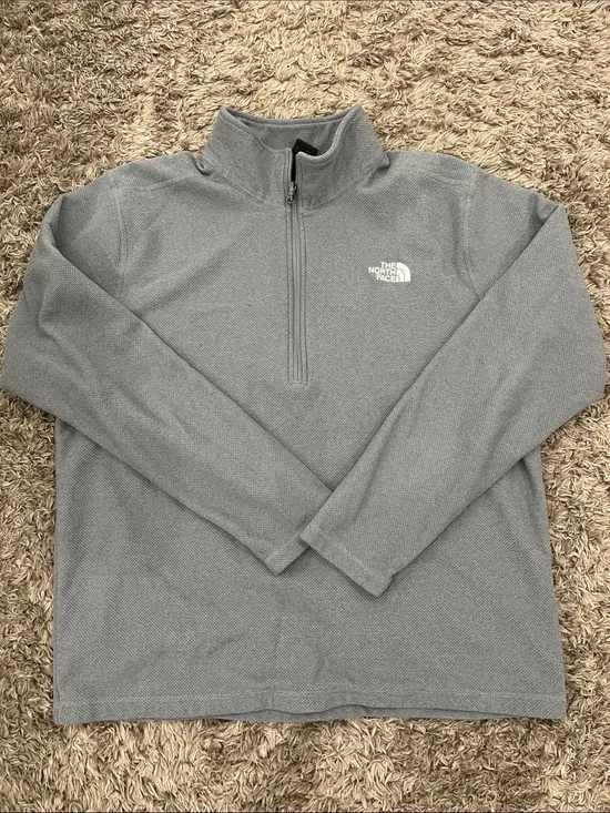 The North Face Men's Light Gray Half-Zip Pullover Sweater
