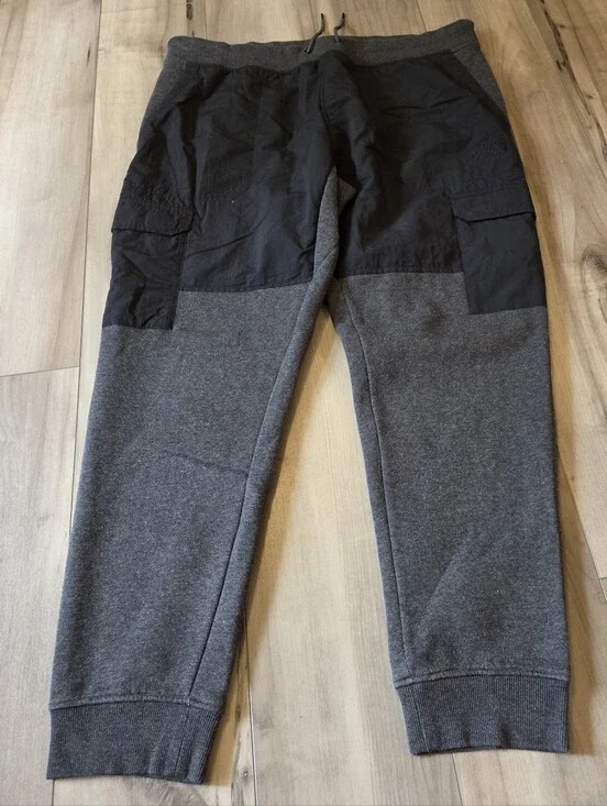 The North Face Men's Gray & Black Mixed-Material Joggers