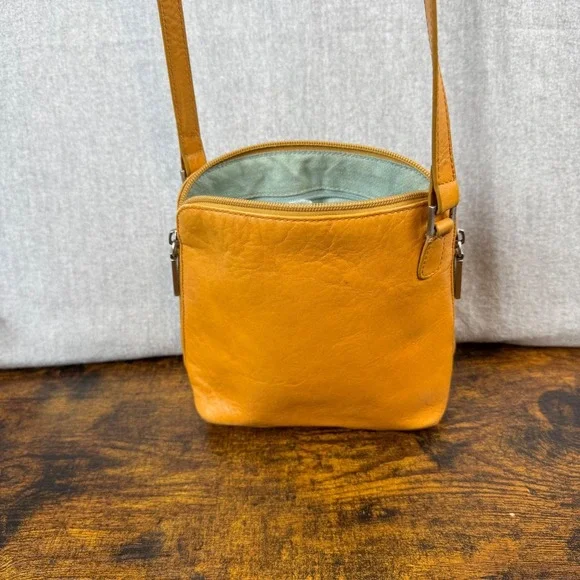 Hobo International‎ Crossbody Bag Womens Small Mustard Leather Zip Top Purse